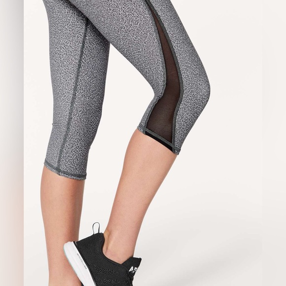 Lululemon Train Times Crop 17" Size 6 Black Mesh White Full-onLuxtreme ALO Vuori - Picture 3 of 13